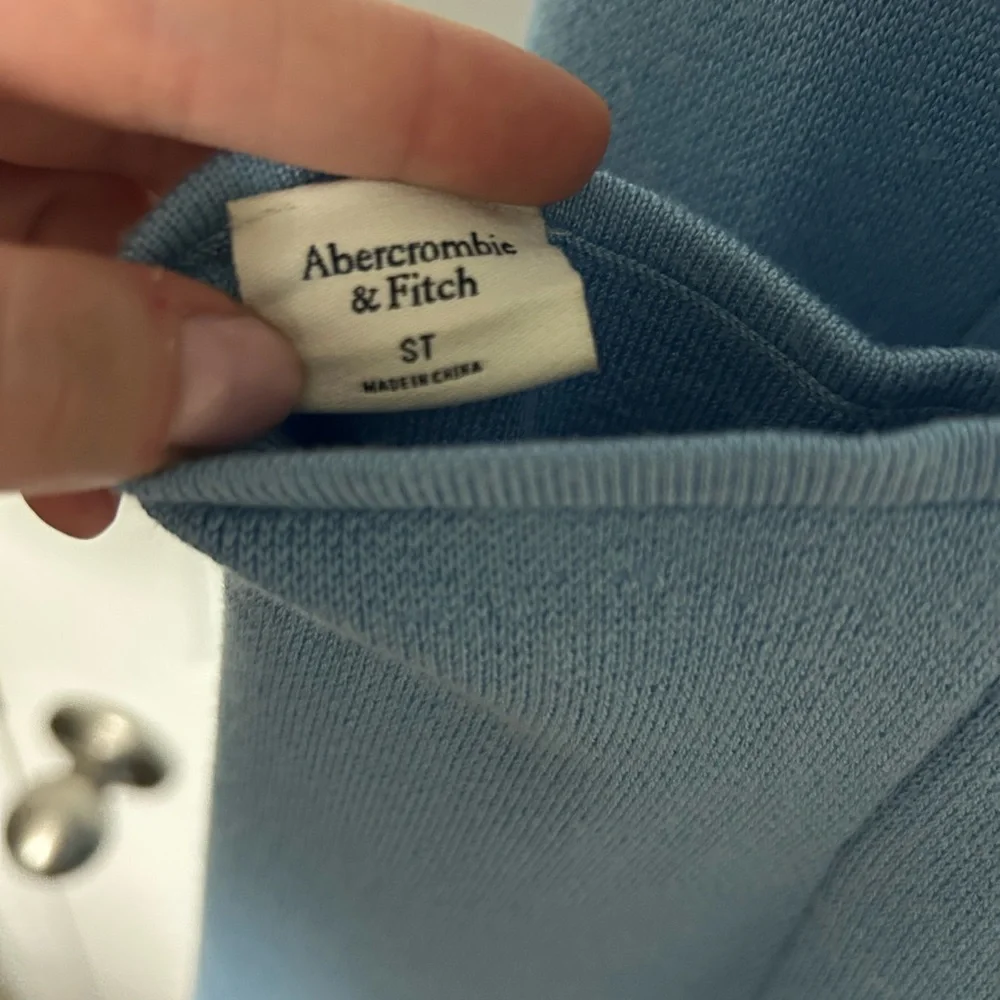 Abercrombie & Fitch Light Blue Knit Top - Picture 3 of 3